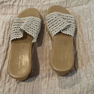 Mila Paoli Cream wedge sandals woman’s size 10